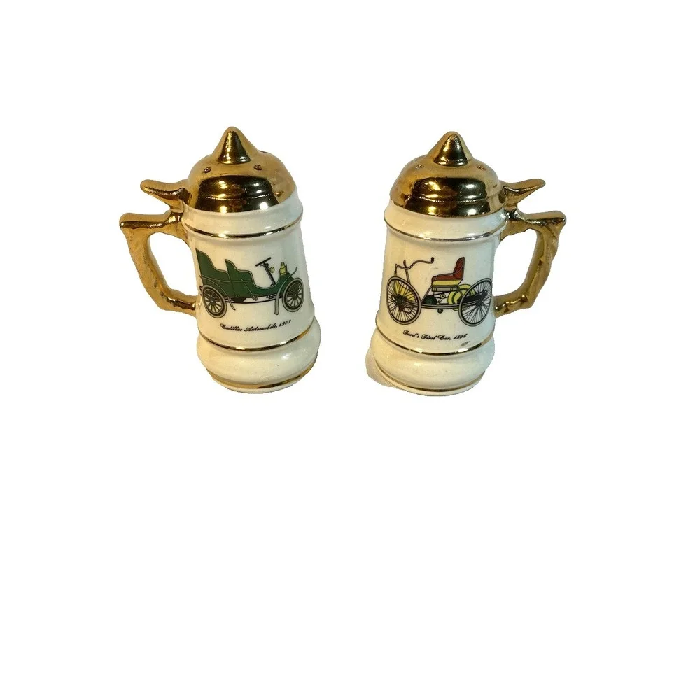 VINTAGE‎ henry ford museum green field village salt pepper shakers